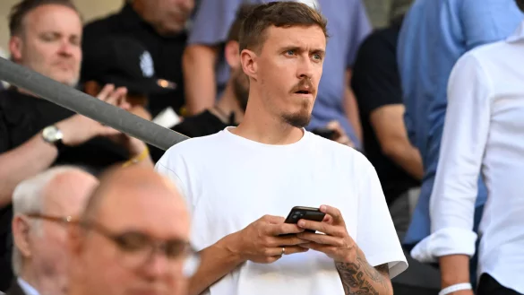 Max Kruse musste zuletzt schon das SCP-Heimspiel gegen Kaiserslautern von der Trib&uuml;ne aus verfolgen. Nun droht er auch gegen Wiesbaden auszufallen. - &copy; Imago Images