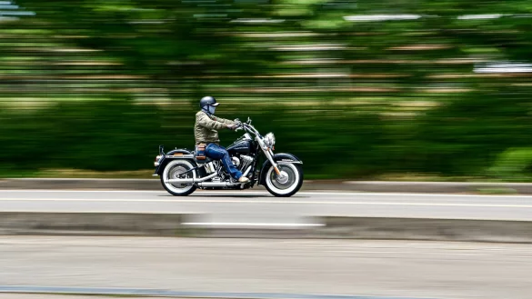 Motorradl&auml;rm sorgt auf der Bergstrecke zwischen Heidelbeck und Silixen weiter f&uuml;r Beeintr&auml;chtigungen. - &copy; Pixabay/Symbolbild