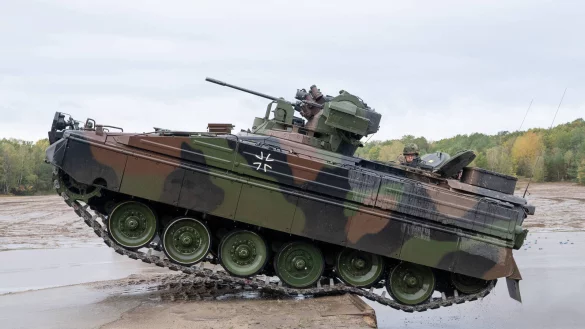 Ein Sch&uuml;tzenpanzer Marder, aufgenommen 2019. - &copy; imago images/Chris Emil Jan&szlig;en