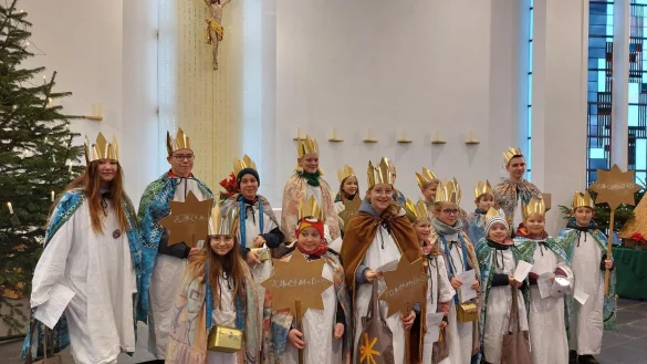 Die Sternsinger sammeln in diesem Jahr Geld f&uuml;r den Kinderschutzbund in Indonesien. - &copy; Pfarrgemeinderat Schlangen