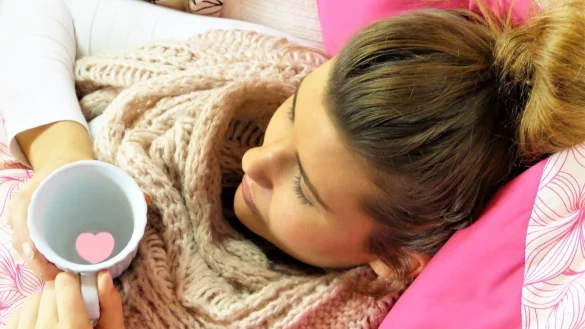 Erwachsene Erk&auml;ltungsgeplagte sollten sich vor der Einnahme von Arzneimitteln gegen die Symptome von Atemwegsinfektionen in jedem Fall in der Apotheke vor Ort beraten lassen. - &copy; Symbolfoto Pixabay