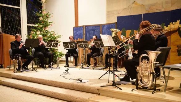 Die Hamelner Blechbl&auml;ser spielen in Retzen. - &copy; Nicole Ellerbrake