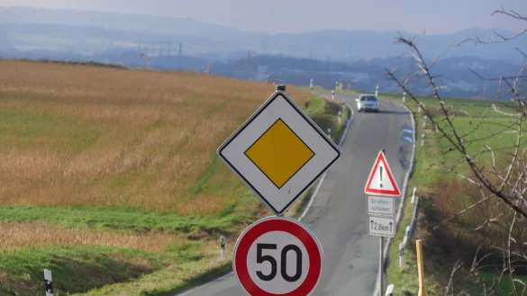 Seit Anfang Dezember sind auf der L 941 zwischen Bentrup-Lo&szlig;bruch und Heiden maximal 50 Stundenkilometer erlaubt. - &copy; Jost Wolf