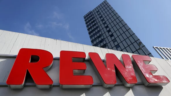 Ab 2025 werden Kunden und Kundinnen an den Supermarkt-Kassen von REWE nicht mehr nach ihren Paybackkarten gefragt. - &copy; Oliver Berg