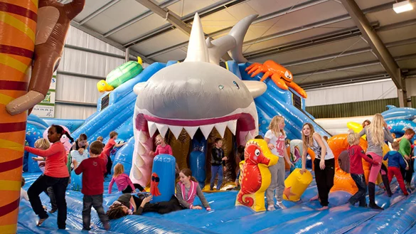 Die Riesenh&uuml;pfburg "Big Mama" ist ab 26. Januar im Messezentrum zu finden. - &copy; Agentur Herzst&uuml;ck GmbH