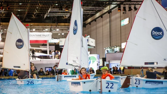 In Halle 15 kann man auf der "Boot" mithilfe einer Windmaschine sogar in der Messehalle segeln. Ein gro&szlig;er Spa&szlig;, gerade f&uuml;r Einsteiger. - &copy; Messe D&uuml;sseldorf / ctillmann