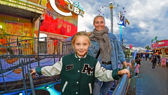 Lina und Christine Frohmann haben auf Wilbasen das Laufgesch&auml;ft &bdquo;Viva Cuba&ldquo; ausprobiert. - &copy; Nicole Ellerbrake