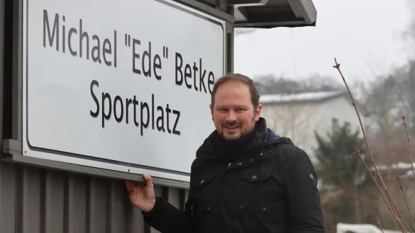 Nach sechs Jahren als Abteilungsleiter Fu&szlig;ball bei den SF Berlebeck-Heiligenkirchen h&ouml;rt Matthias Kuhlmann, hier am "Michael ,Ede' Betke Sportplatz", am Saisonende auf. - &copy; Sebastian Lucas