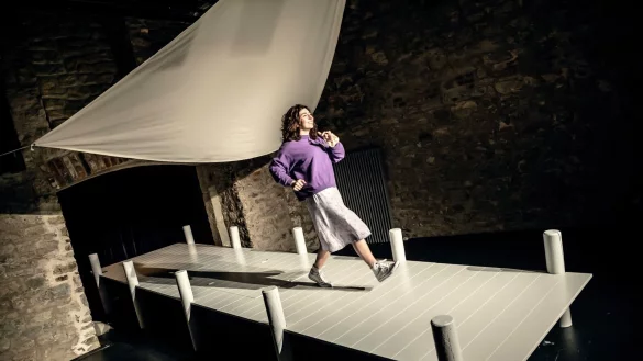 Stella Hanheide als &bdquo;Else&ldquo;. - &copy; Marc Lontzek/ Landestheater Detmold