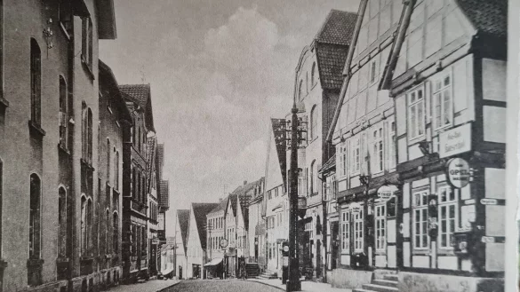 Der Kaiserhof war für sämtliche Organisationsformen der Blomberg Nazis das Versammlungslokal Nummer eins. Hier traf sich nicht nur die NSDAP, sondern auch SA und SS hielten hier ihre Treffen ab. - © Quelle: Stadtarchiv Blomberg