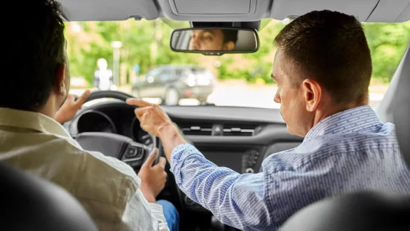 Jugendliche haben zunehmend Probleme dabei, die F&uuml;hrerscheinpr&uuml;fung zu meistern. - &copy; picture alliance