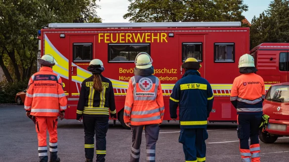 Ohne sie geht es nicht: Rettungskr&auml;fte aus allen Bereichen waren auch in 2022 f&uuml;r die Lipper im Einsatz. - &copy; Kreis Lippe