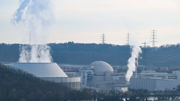 Das Kernkraftwerk Neckarwestheim ist eines der letzten aktiven Atomkraftwerke Deutschlands. - &copy; Bernd Wei&szlig;brod