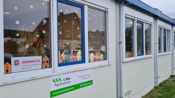 Im kommenden Sommer wird der Mietvertrag f&uuml;r die beiden Container an der Grundschule Reelkirchen zun&auml;chst auslaufen. Die Stadt muss nun entscheiden, wie es dann werden soll. - &copy; Marianne Schwarzer