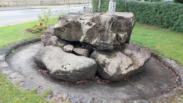 Die Wasserspiele im Stadtgebiet von L&uuml;gde sind ausgeschaltet, so auch der Dorfbrunnen in Rischenau. - &copy; Michaela Wei&szlig;e