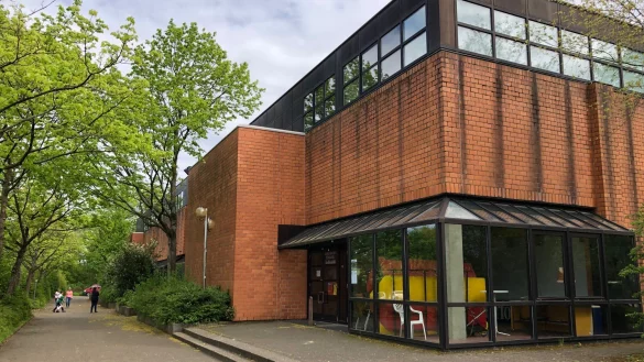 Auch in der gro&szlig;en Sporthalle Aspe, in der beinahe t&auml;glich Betrieb ist, bleibt das Duschwasser vorerst kalt. - &copy; Thomas Reineke