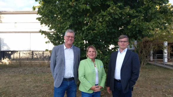 Machen sich f&uuml;r Lages D&ouml;rfer stark: Frank Drexhage (B&uuml;ndnis 90/Die Gr&uuml;nen), Martina Hannen (FDP) und Michael Biermann (CDU, von links). - &copy; Bildrechte: Jamaika-Koalition Lage