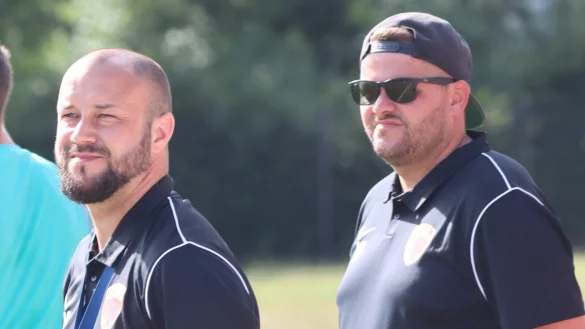 Trainer Andre Patscha (links) und Obmann Michael Grundmann vom Post-TSV Detmold. - &copy; Sebastian Lucas
