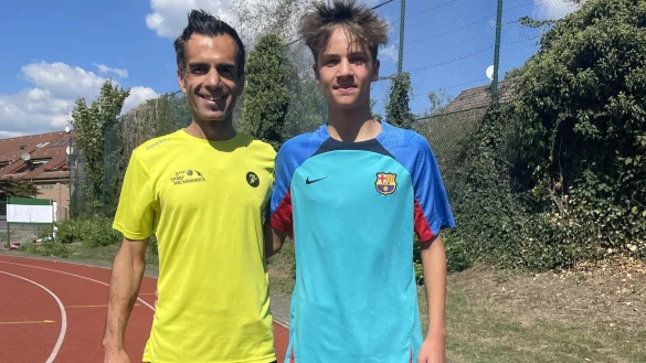 Elias Sansar und Jayden Rubart liefen nach 1000 Metern gemeinsam durchs Ziel - f&uuml;r den Hermannsl&auml;ufer ein Spaziergang. - &copy; Dieter Asbrock