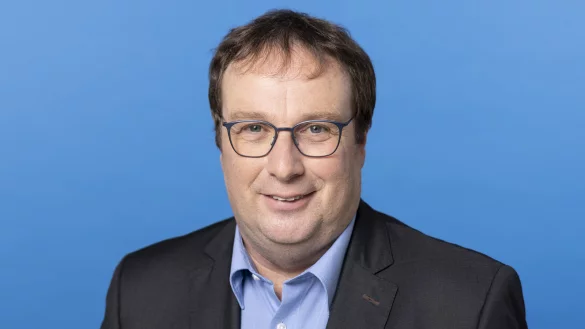 Landesumweltminister Oliver Krischer (Gr&uuml;ne) kommt am 3. Oktober zur Monocabs-Vorf&uuml;hrung nach B&ouml;singfeld. - &copy; Land NRW/Ralph Sondermann