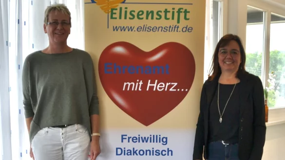 Jutta Wenzel (links) und Silke Schmidt stellen das Projekt "Ehrenamt mit Herz" vor. - &copy; Madlena Gerschner