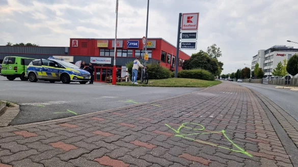 Am Dienstagnachmittag kam es auf der Ernst-Hilker-Stra&szlig;e zu einem Verkehrsunfall zwischen einem Pedelec und einem PKW. - &copy; Freitag TV