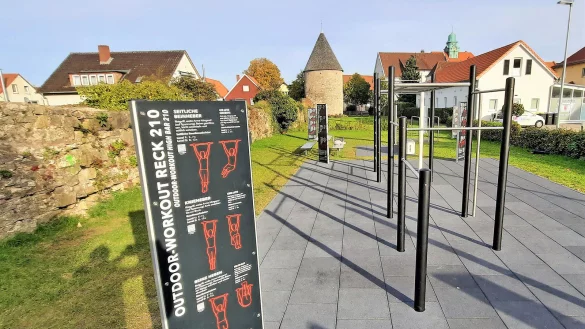 In Sichtweite der Malzdarre, auch Eulenturm genannt, befindet sich die Calisthenics-Anlage in Horn. - © Oliver König