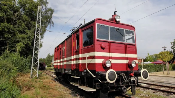 Die Elektrolok E 22 aus dem Jahr 1927 am Bahnhof Alverdissen. - &copy; Michael Rehfeld