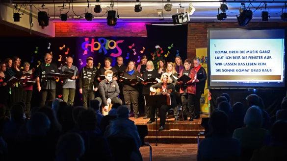 Das Mitsingkonzert des Chores "Chorios" ist ein voller Erfolg. - &copy; Nicole Ellerbrake