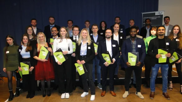 Studenten der TH OWL haben in gro&szlig;er Zahl ein Stipendium der "Stiftung Studienfonds" erobert. Das bedeutet einen monatlichen Zuschuss von 300 Euro zum Lebensunterhalt. Zun&auml;chst f&uuml;r ein Jahr, aber verl&auml;ngerbar bis zu drei Jahren. (Foto: Hajo G&auml;rtner) - &copy; Hajo G&auml;rtner