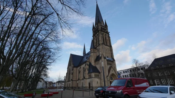 Nach dem Kaiser-Willhelm-Platz und dem Spielplatz neben der Christuskirche ist nun auch der Bereich vor dem Gotteshaus fertiggestellt. - &copy; Jost Wolf
