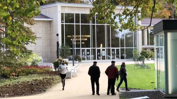 Herbststimmung im Kurpark. Die Saison lief gut - es ist aber noch Lust nach oben. - &copy; Alexandra Schaller
