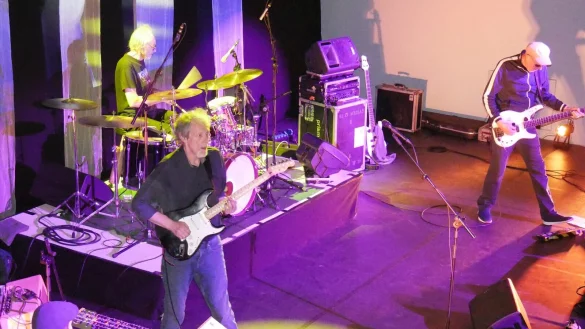 Nach 50 Jahren immer noch aktiv. Die Band "Kraan" begeistert &uuml;ber 400 G&auml;ste in der Stadthalle mit faszinierendem Jazzrock. - &copy; Thomas Kr&uuml;gler