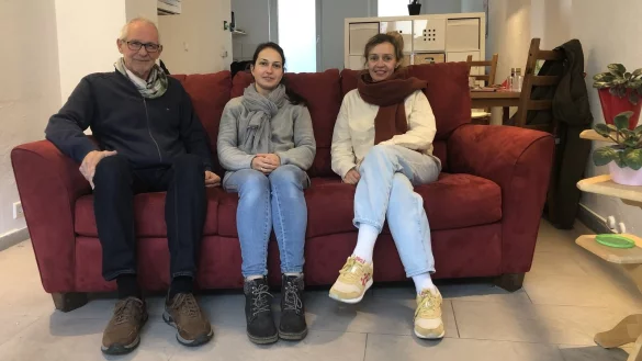 Peter Buchmann (von links), Monika Thiel und Chudomira Kolodziej im AWO-B&uuml;ro an der Schlossstra&szlig;e. - &copy; Sven Kienscherf