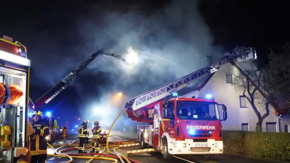 Absperrungen sichern das Haus an der Lageschen Stra&szlig;e vor Eindringlingen. - &copy; Freitag TV