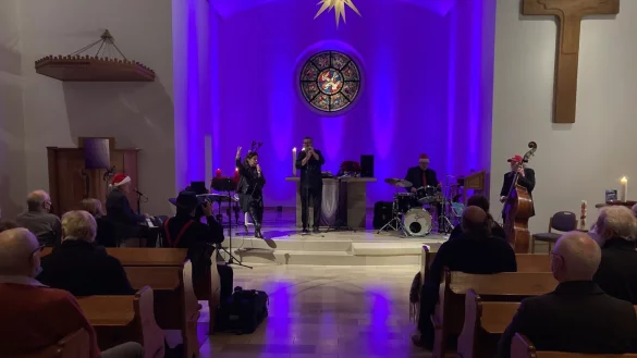 Weihnachtliche T&ouml;ne in der Kirche. - &copy; Evangelisch-lutherische Kirchengemeinde Lage