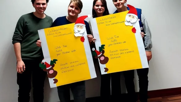 F&uuml;r die Aktion wurden selbstgemachte Werbeplakate gefertigt. - &copy; Jusos West-Lippe