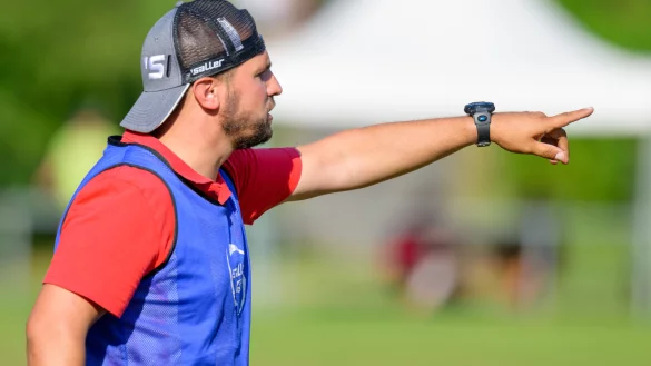 Nach seinem Engagement beim SV Diestelbruch-Mosebeck hat Roy Wangert einen neuen Trainerposten. Seit Mitte November trainiert er die erste Frauenmannschaft beim FC Donop-Vo&szlig;heide. - &copy; Egon Penner
