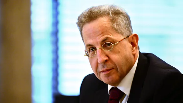 Hans-Georg Maa&szlig;en, ehemaliger Chef des Verfassungsschutzes, ist jetzt selbst ein Fall f&uuml;r den Verfassungsschutz. - &copy; Martin Schutt / dpa