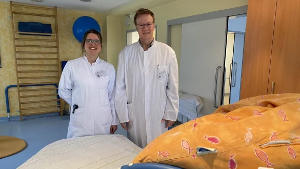 Mirjam Heimhalt-El-Hamriti und Philipp Soergel sind die neue Doppelspitze der Frauenklinik Bad Oeynhausen. Sie loben vor allem die Wohlf&uuml;hlatmosph&auml;re. - &copy; Nicole Sielermann