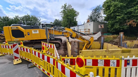 Die Gemeinde Kalletal will 2024 5,8 Millionen in den Kanalbau stecken. Das Archivbild zeigt Arbeiten an der Buswendeschleife in Talle. - &copy; Nadine Uphoff/Archivfoto