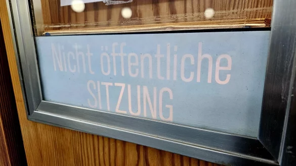 Der Mordprozess gegen die drei Jugendlichen aus Horn ist nicht &ouml;ffentlich. Am zweiten Prozesstag steht die Frahe der Schuldf&auml;higkeit im Vordergrund. - &copy; Janet K&ouml;nig