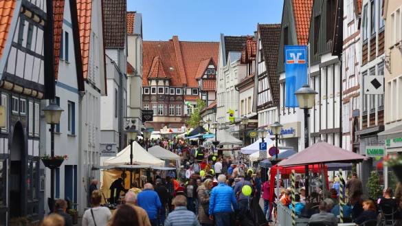 Auch in den Vorjahren war der Blomberger Frühlingsmarkt das Ziel zahlreicher Besucher. - © Blomberg-Marketing