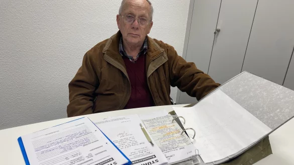 Reinhard Jungk hat den Schriftwechsel mit Eon dokumentiert. - &copy; Dirk Windm&ouml;ller