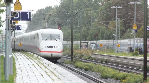 Die Planer der ICE-Trasse Hannover-Bielefeld wollen noch in diesem Winter konkrete Trassenpl&auml;ne vorstellen, das bekr&auml;ftigte ein Sprecher der Bahn. Foto: Ulf Hanke - &copy; Ulf Hanke