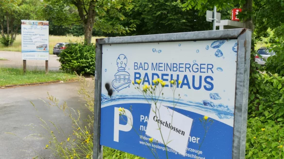 Kann das Badehaus durch einen Interimsbetrieb auf Sparflamme bis zur Sanierung geöffnet werden, wie es die Interessengruppe vorschlägt? Der Investor hält das nicht für sinnvoll. - © Jost Wolf