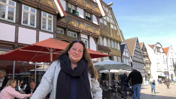 Stadtf&uuml;hrerin Sabine Mirbach kennt jeden Winkel der Salzestadt. - &copy; Thomas Reineke