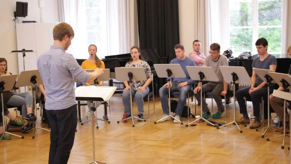 S&auml;ngerinnen und S&auml;nger der Banda Vocale bei der Probe. - &copy; Hochschule f&uuml;r Musik Detmold/Plettenberg