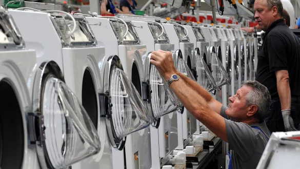 Die Waschmaschinen von Miele waren jahrzehntelang ein Vorzeigeprodukt. Gerade diese Produktion ist im harten globalen Wettbewerb jetzt zum Problemfeld f&uuml;r den G&uuml;tersloher Konzern geworden. - &copy; vornbaeumen