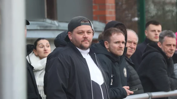 Michael Grundmann, Obmann des Post-TSV Detmold, zieht am Werresportplatz die F&auml;den f&uuml;r das Landesliga-Team. - &copy; Sebastian Lucas